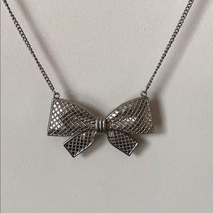 Bow silver necklace